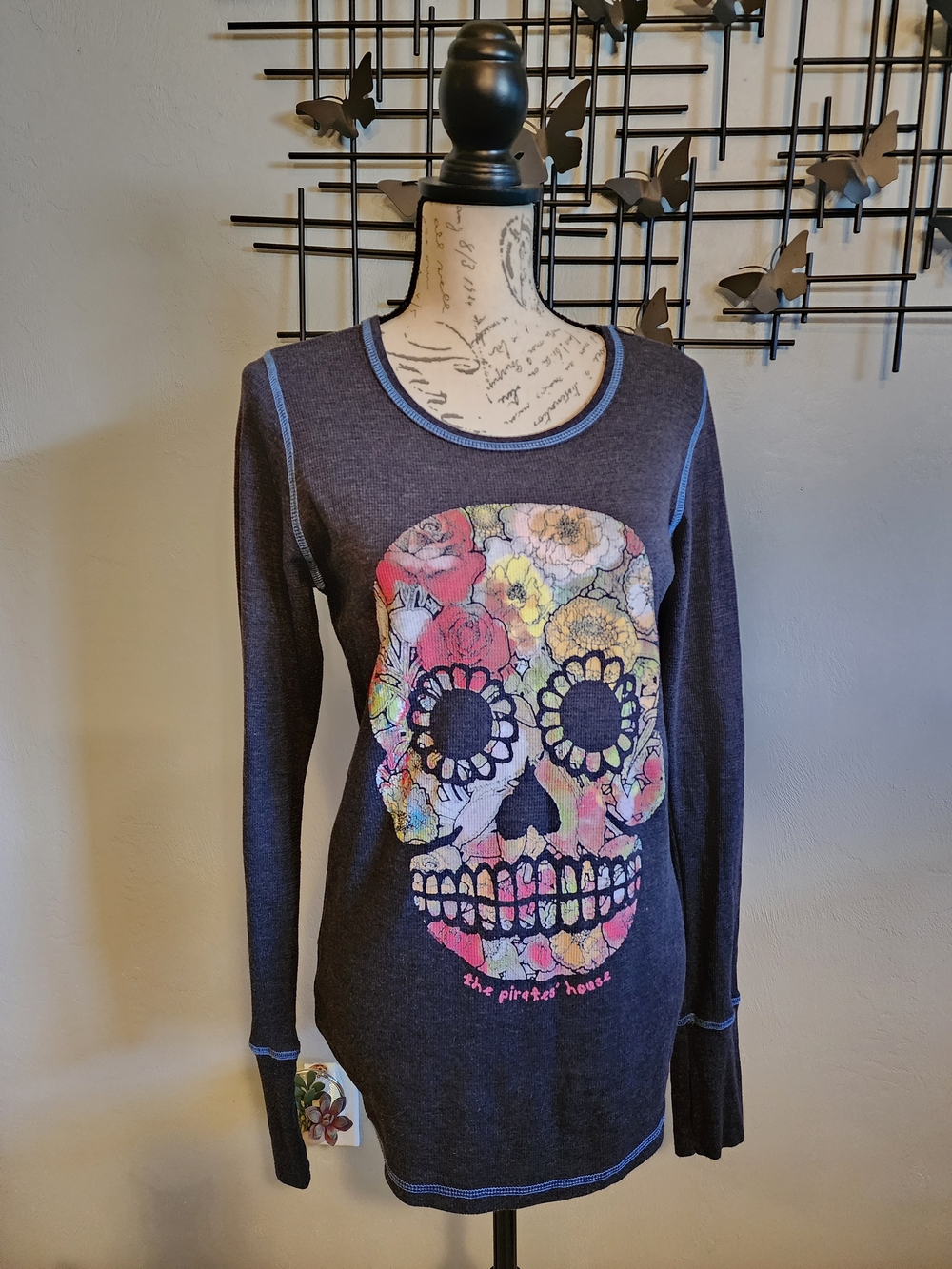 Women's Dark Gray Long-Sleeve Sugar Skull Thermal Top